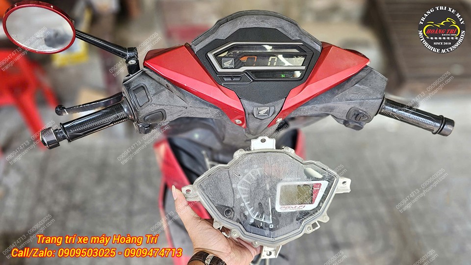 So sánh đồng hồ Winner X (đã lắp) và đồng hồ Winner zin (trên tay), khác biệt rõ rệt