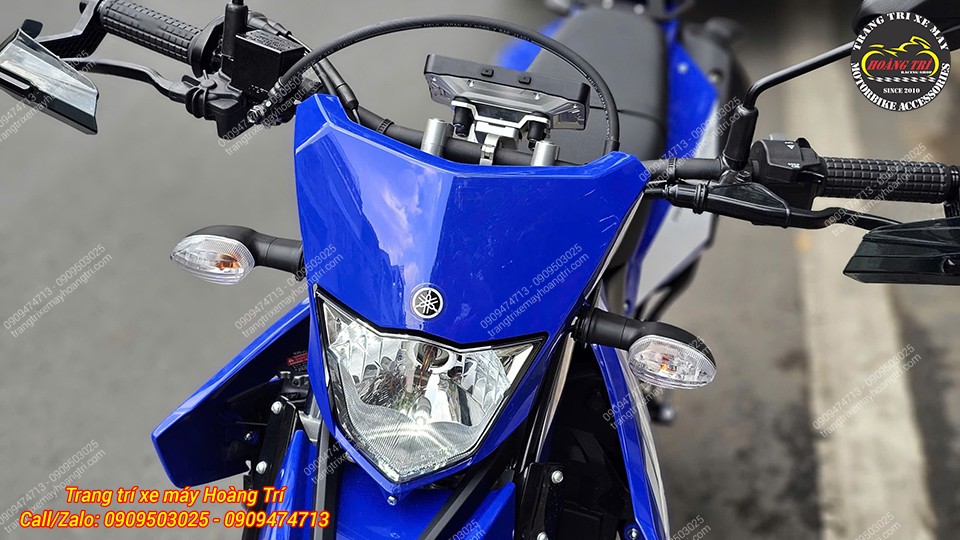 Bên trên phần đầu xe WR155 là chiếc màn hình A3 được cố định chắc chắn