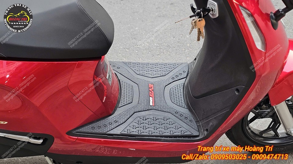 Thảm để chân cao su đen họa tiết chống trượt vừa vặn trên sàn Evo Grand