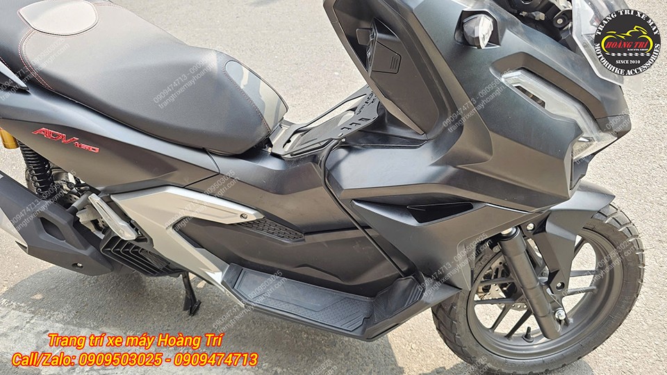 Không cần khoan lỗ, đục khoét dàn áo cũng như pát lắp tại vị trí sàn xe ADV 160