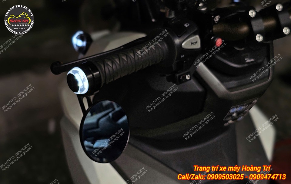 Ánh sáng gù tay lái LED nổi bật dù được bật vào buổi sáng