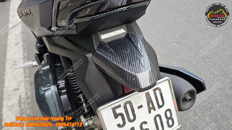 Tổng thể Airblade 2026 với ốp cản sau carbon, cùng nhiều phụ kiện độ kiểng carbon Airblade 2026