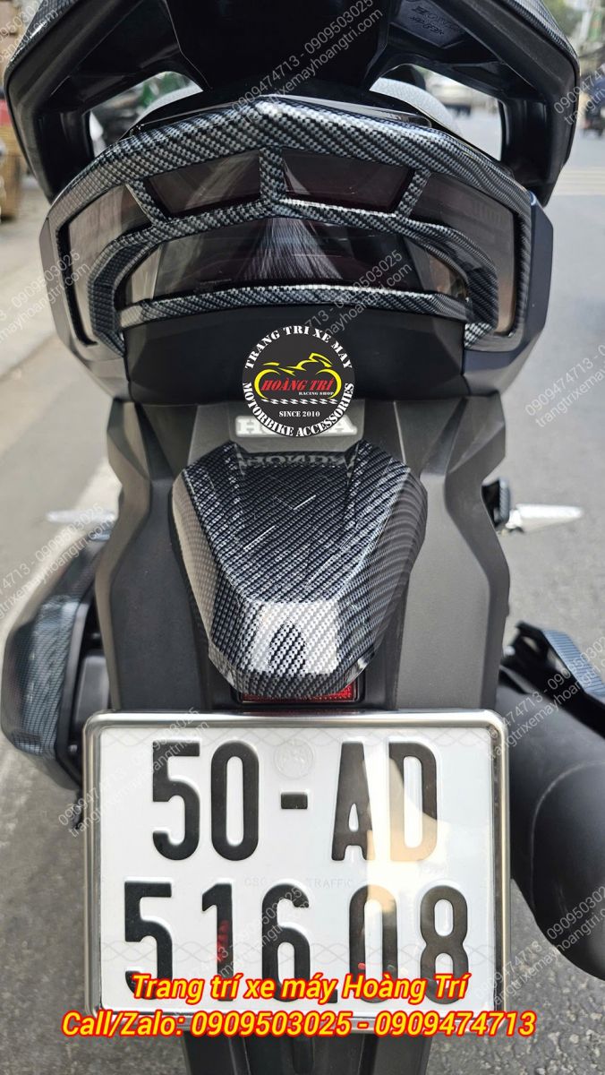 Ốp đuôi đèn carbon Airblade 2026, thiết kế ôm sát phần đuôi xe AB 2026