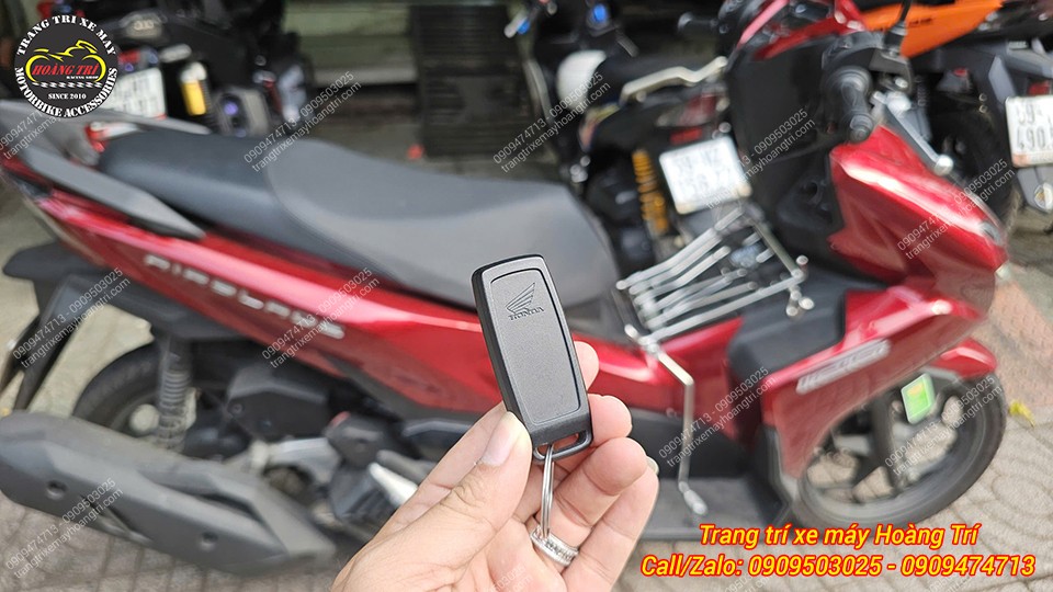 Mặt sau của chìa khóa remote là logo cánh chim Honda - Chất lượng từ thương hiệu