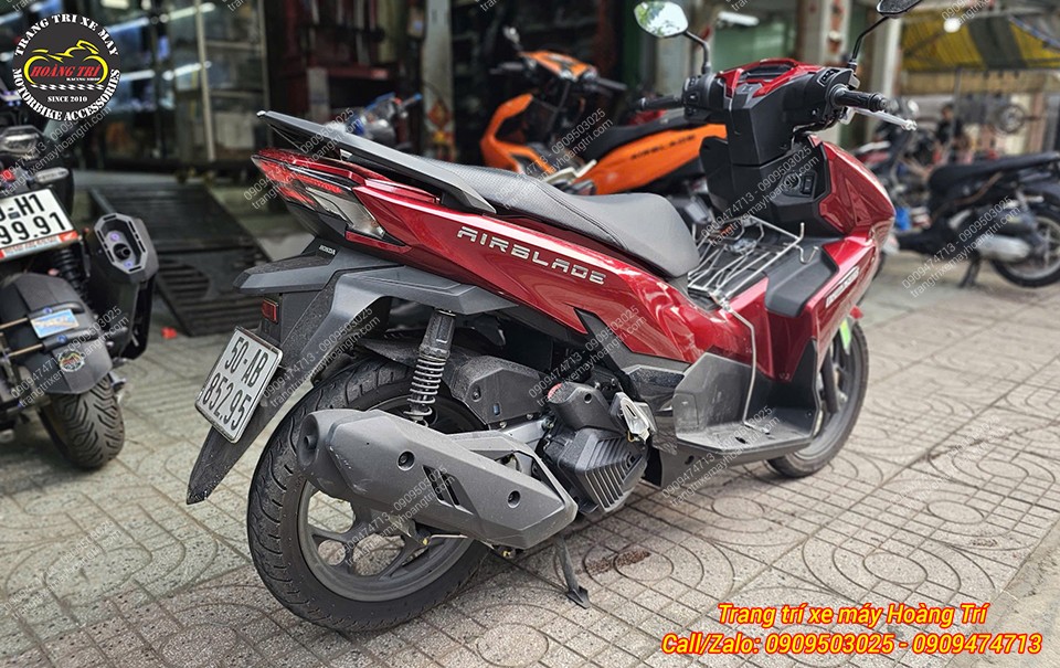 Dán decal đổi màu Airblade 2026 giúp anh em có ngay màu mới cho xe mà không cần chờ đợi