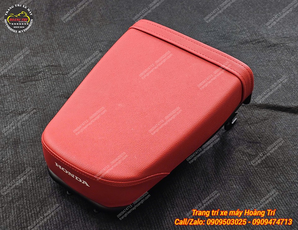 Nệm yên sau CT125 hoàn thiện, logo Honda sắc nét, phù hợp được gửi về tỉnh cho khách lắp