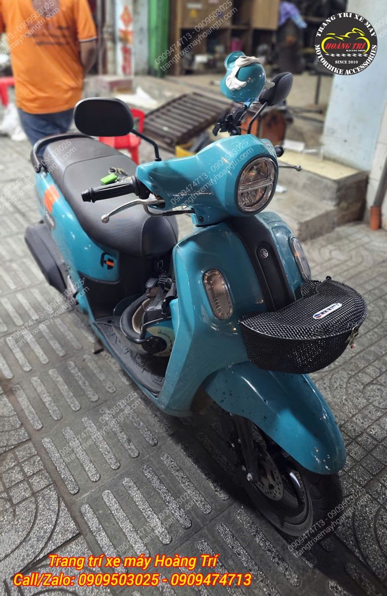 Chiếc rổ vừa giúp xe tăng vẻ ngoài đẹp mắt mà còn tăng không gian chứa đồ, rất tiện ích