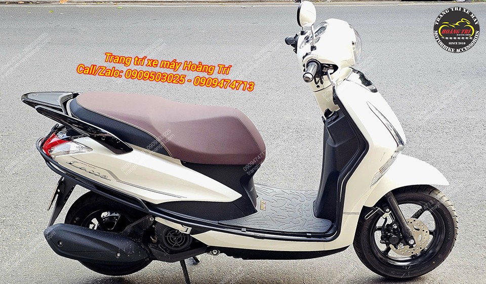 Nhìn tổng thể Latte 2025 cho thấy khung bảo vệ thiết kế hài hòa, không phá dáng xe, tăng thẩm mỹ