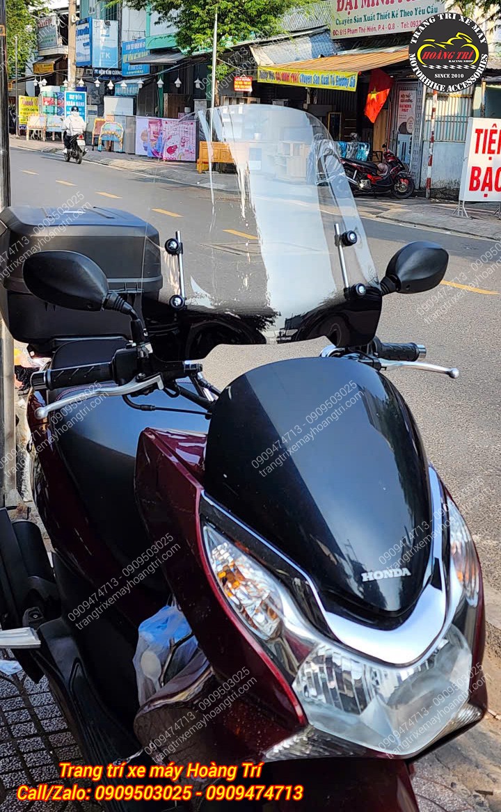Kính TRU C39 sau khi lắp lên cho PCX 2011, giảm gió tạt, tăng thoải mái khi chạy xa