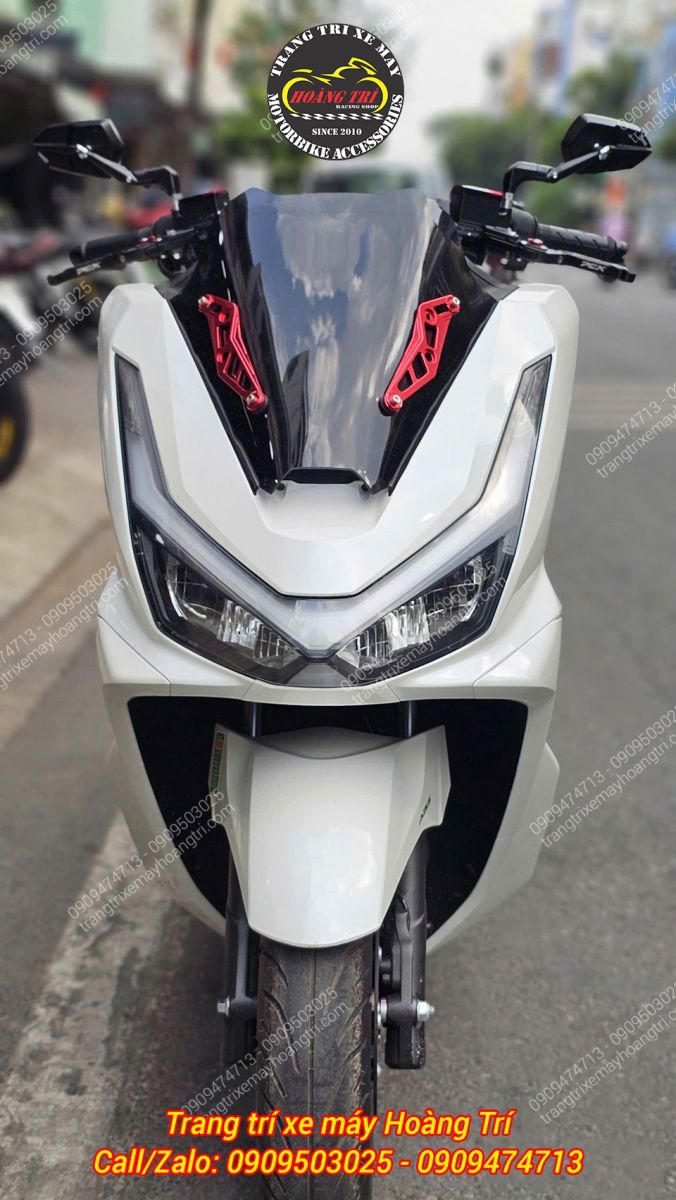 Kính chắn gió Tanu PCX 160 nhập Thái Lan lắp hoàn thiện, tăng vẻ thể thao cho đầu xe