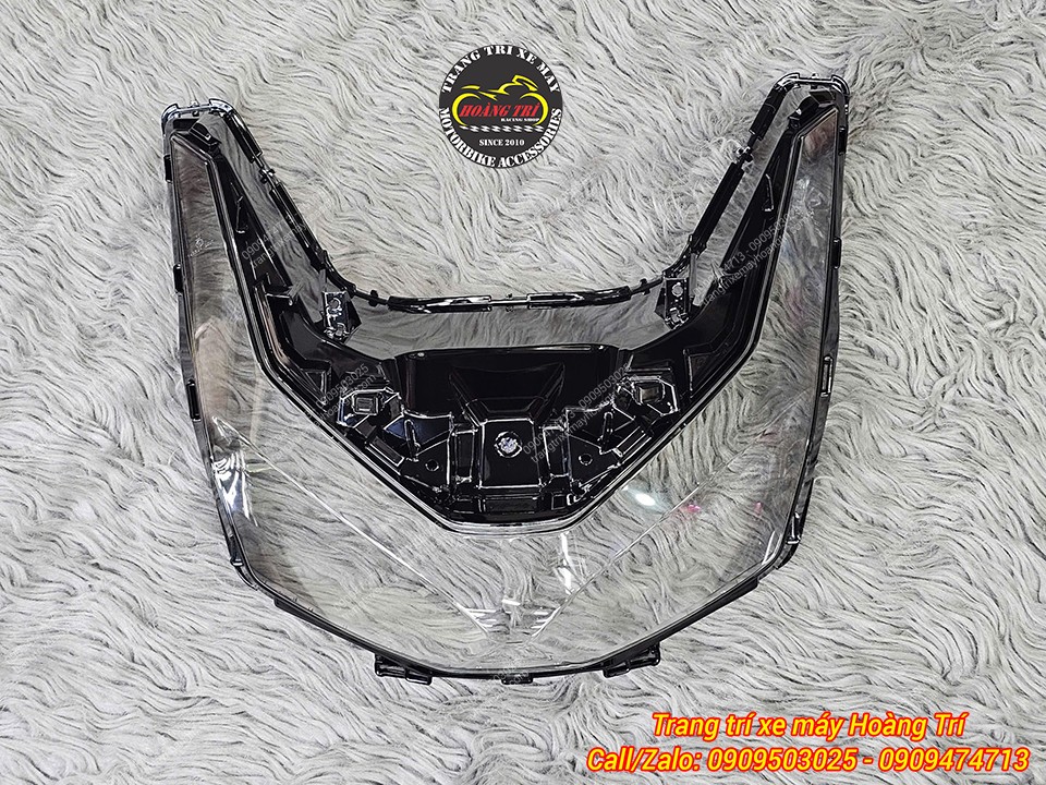 Cận cảnh mica đèn pha đen PCX 160 2025-2026, nhựa trong suốt, hoàn thiện sắc nét
