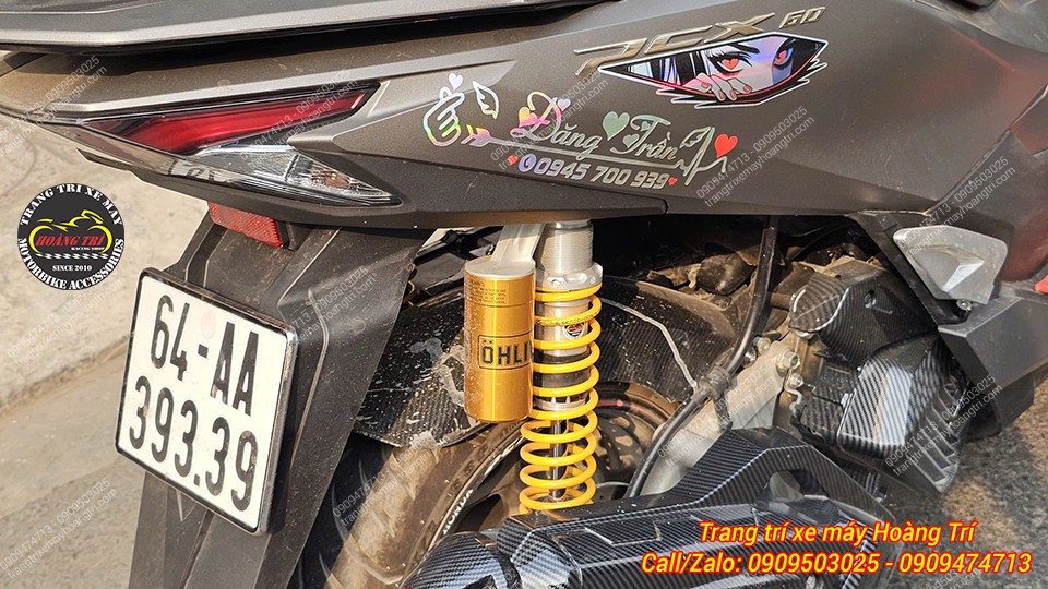 Cận cảnh phuộc Ohlins HO112 lắp trên PCX 160, bình dầu, lò xo vàng nổi bật