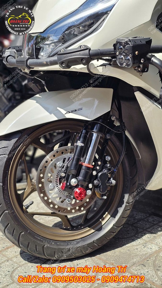 Không cạ cấn bất kì phụ kiện nào mang lại vẻ đẹp hoàn hảo cho chiếc PCX 160 ABS