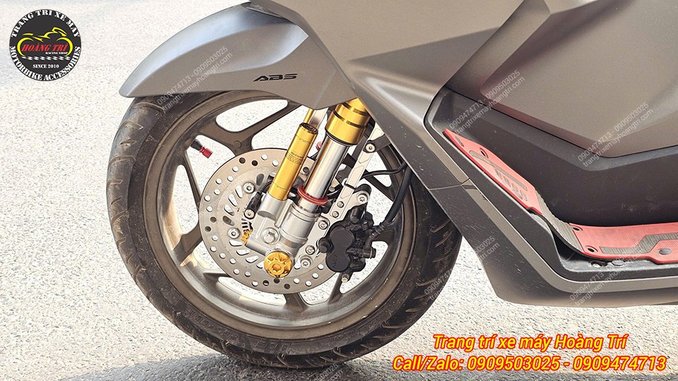 Chi tiết phuộc Upside Down Kingham kết hợp mâm trước PCX 160, hoàn thiện gọn gàng, vận hành ổn định hơn.