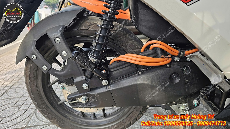 Góc nhìn bên phải DatBike Quantum S sau khi nâng cấp gác chân phụ, bố trí gọn gàng, chắc chắn