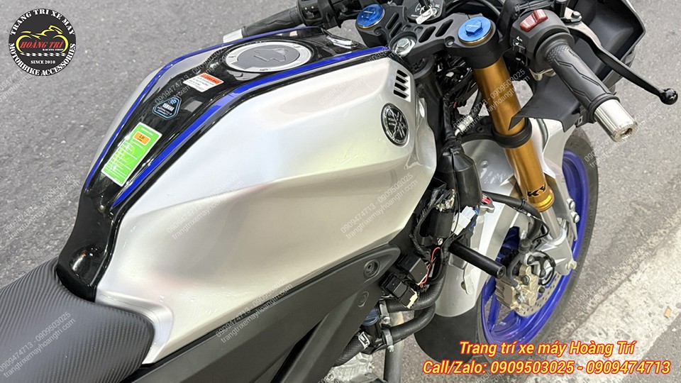 Kết cấu dàn áo hai lớp R15M đòi hỏi canh chỉnh nhiều lần khi lắp thanh ngang chống đổ