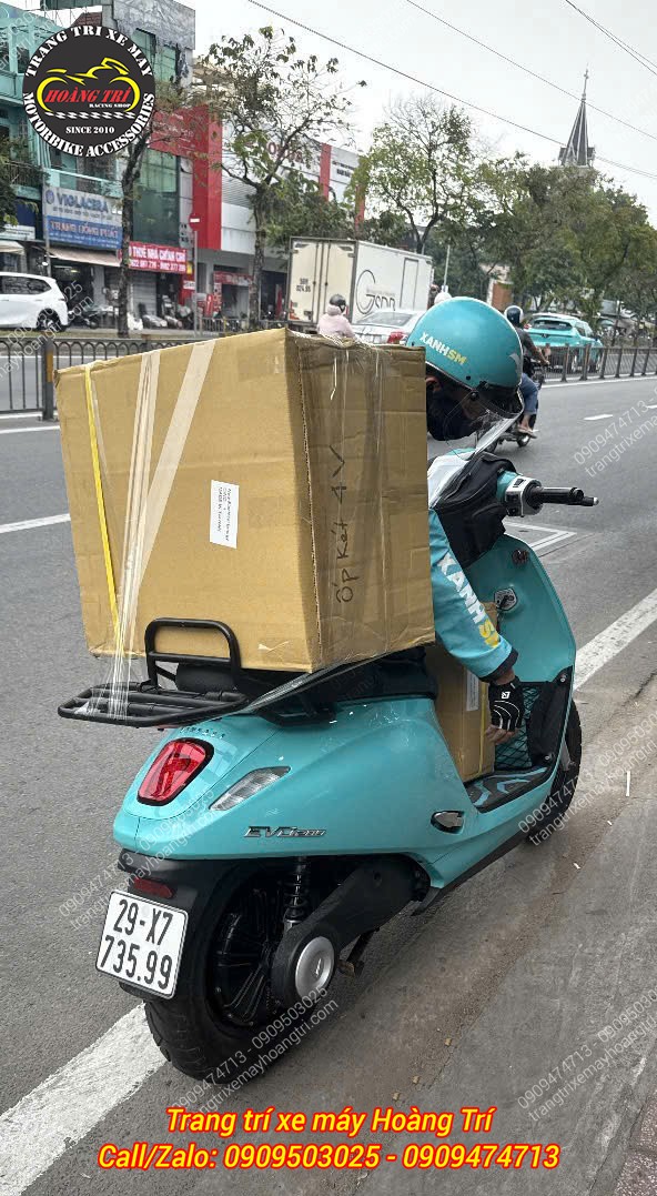 Chiếc baga tựa lưng EVO mẫu KTC được anh Xanh SM tận dụng chở hàng quá là hợp lý