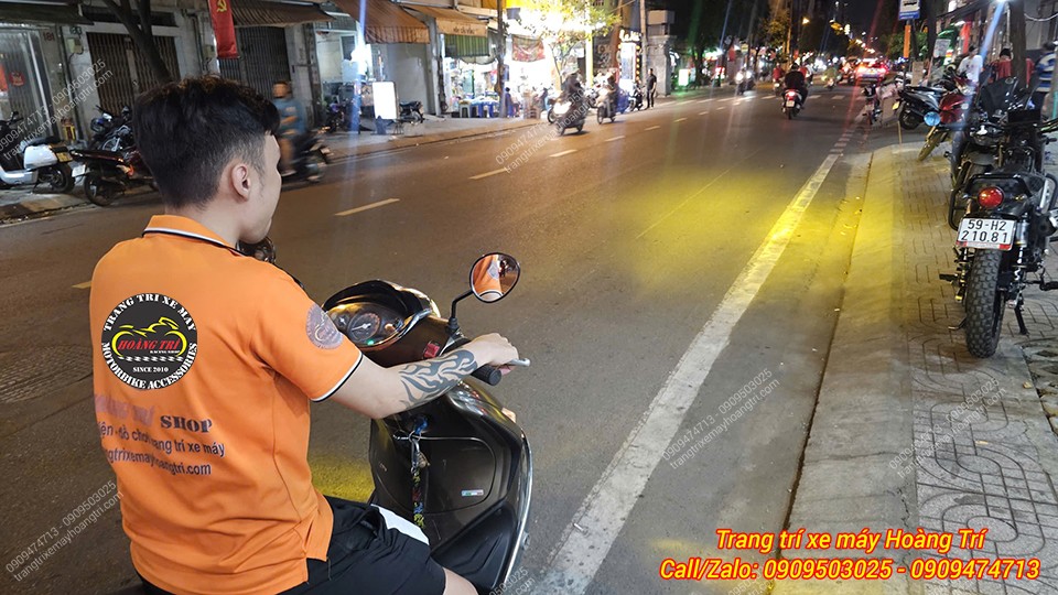 Trải nghiệm ánh sáng vàng LED R14 H4 trên Piaggio Fly giúp nhìn đường rõ, hạn chế lóa mắt