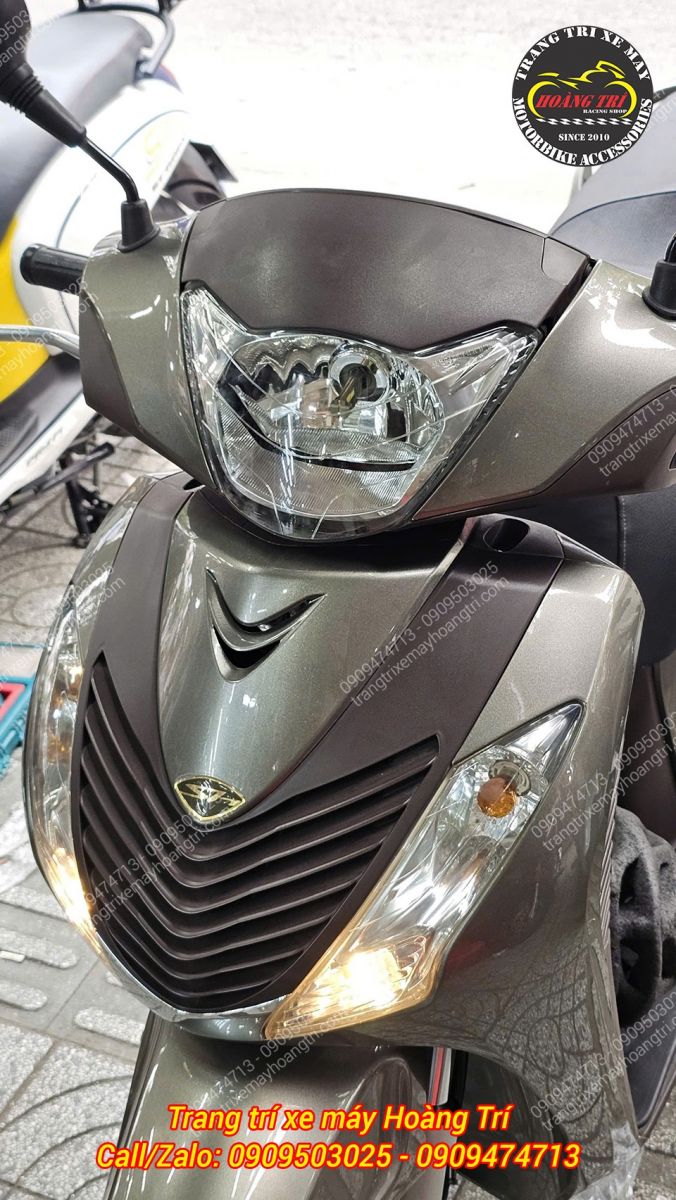 Nhìn từ xa không nhận ra chiếc SH Ý đã nâng cấp ánh sáng đèn pha bằng đèn LED R14 H4