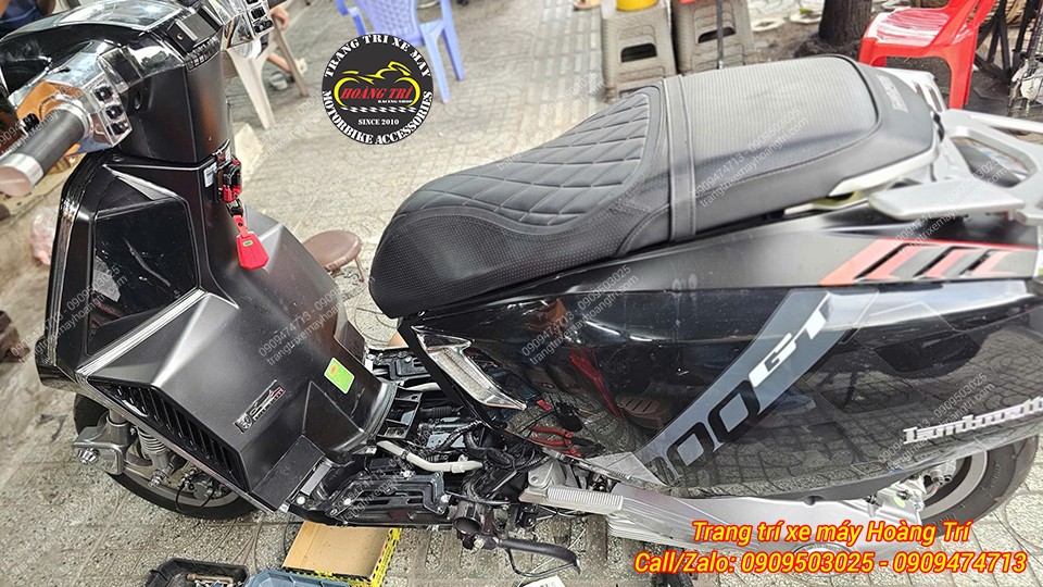 Lambretta X300 GT không thay đổi vẻ ngoài, giữ dáng xe sau khi lên bật gác chân sau