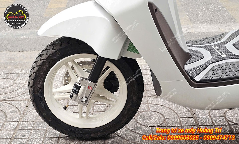 Chi tiết phuộc trước Kingham gắn trên xe điện Vento, gọn gàng và thẩm mỹ cao