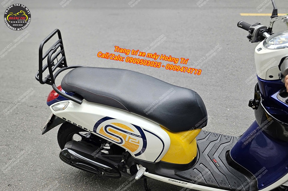 Khi không cần sử dụng cho xe Scoopy 2014 anh em có thể gập gọn tiện lợi
