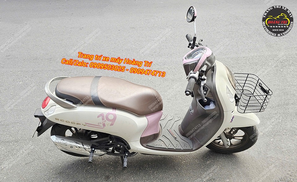 Nên trang bị cùng tựa lưng sau để tăng sự an toàn tối đa cho xe Scoopy