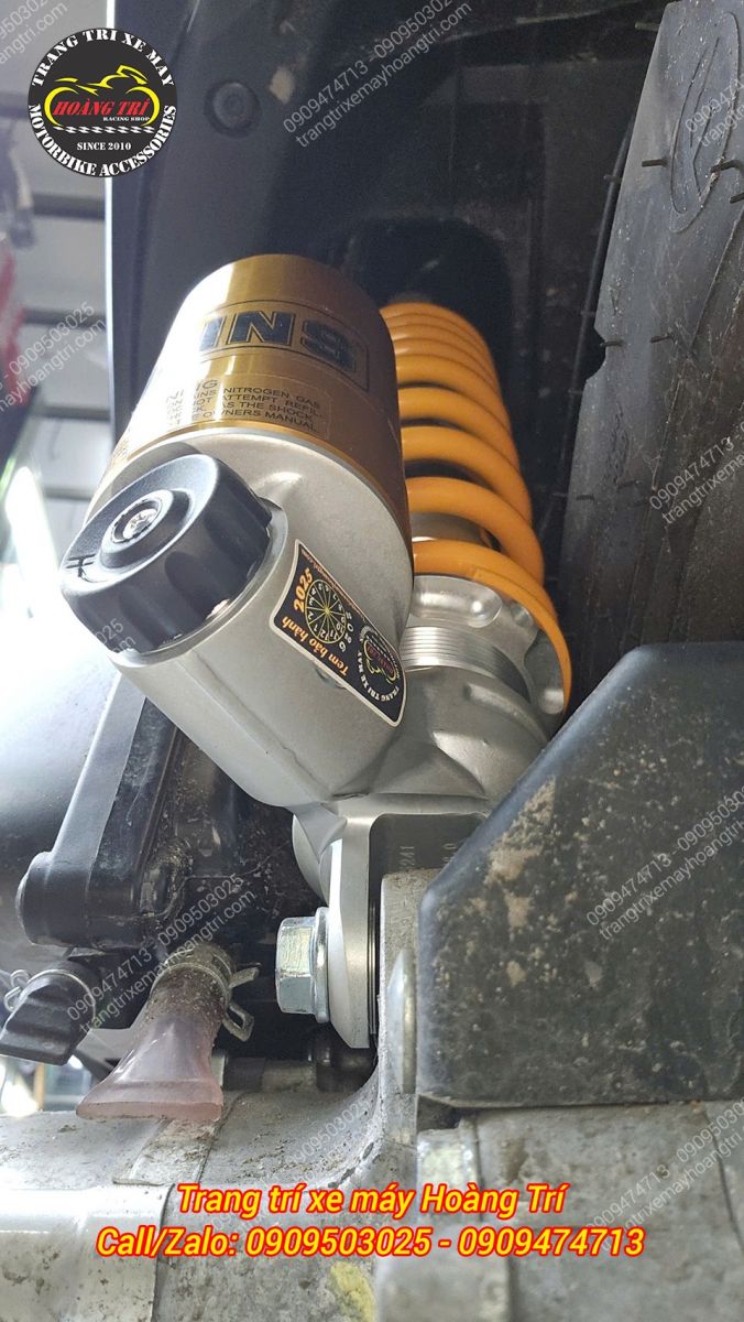 Cận cảnh phuộc Ohlins HO328 lắp cho Scoopy 2025, bình dầu dưới, không cạ cấn dàn áo
