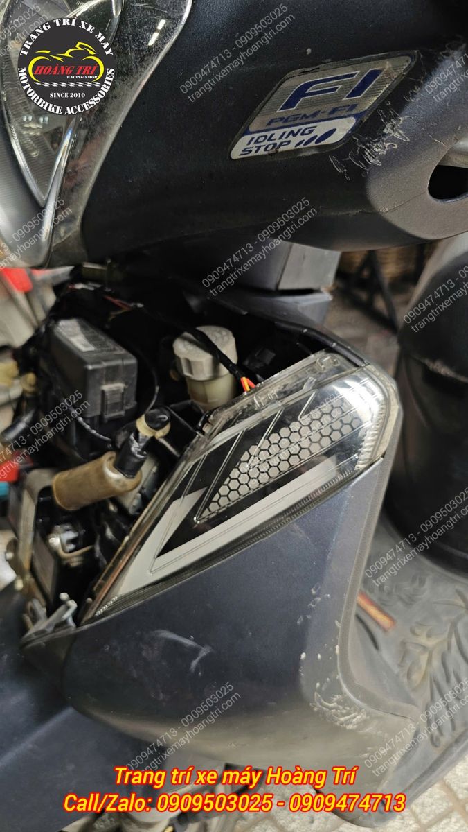 Cận cảnh cụm đèn LED Audi i8 lắp trên SH Mode, đi dây gọn gàng