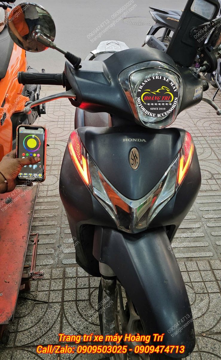 Test đèn LED Audi i8 trên SH Mode bằng điện thoại, chuyển màu linh hoạt theo ý muốn