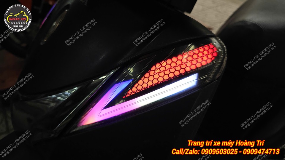 Chi tiết đèn LED Audi i8 bên trái SH Mode, điều chỉnh màu sắc bằng điện thoại nhanh chóng