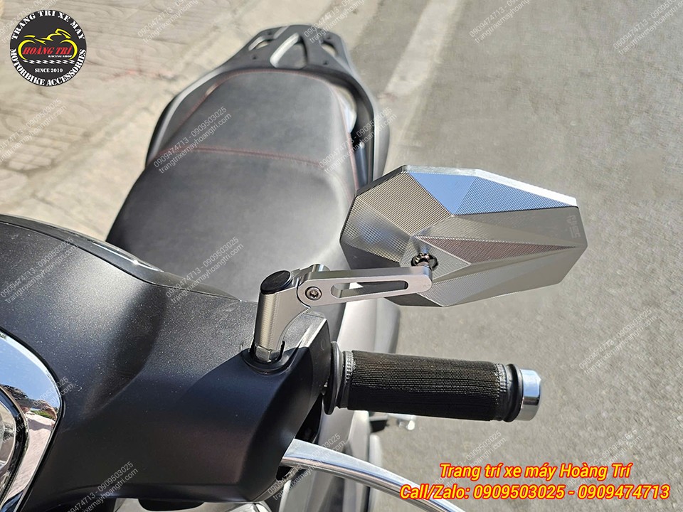 Kính hậu kiểu H2C V5 màu bạc lắp cho xe SH Mode 2020