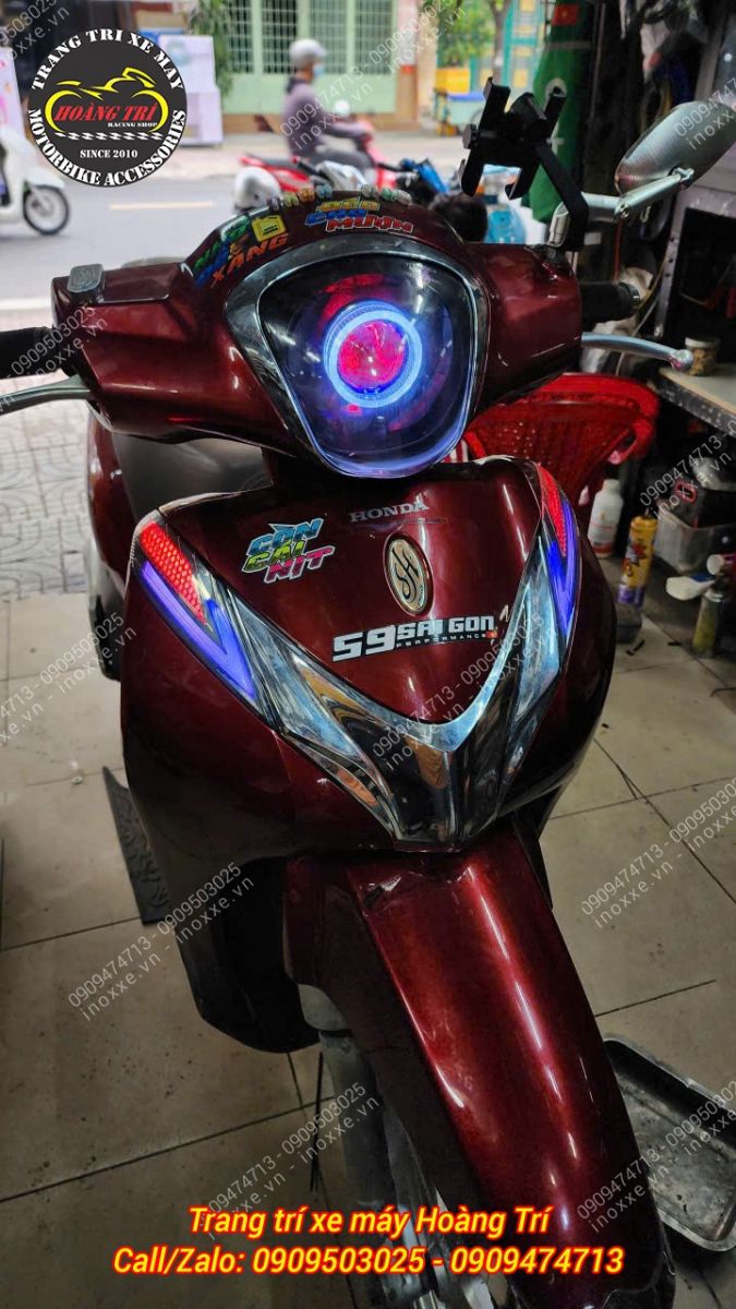 SH Mode 2019 với đèn bi cầu có trang bị vòng LED và chế độ mắt quỷ màu đỏ thu hút