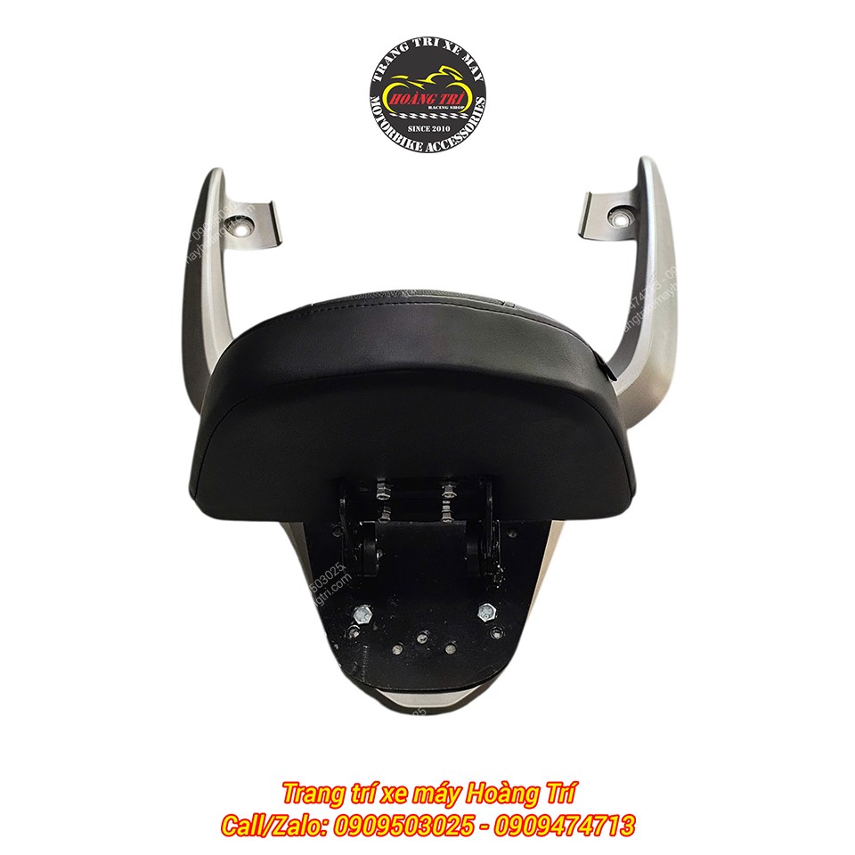 Góc nhìn phía sau cho thấy cơ cấu bật gấp linh hoạt, thao tác dễ dàng, phù hợp đi gần lẫn xa