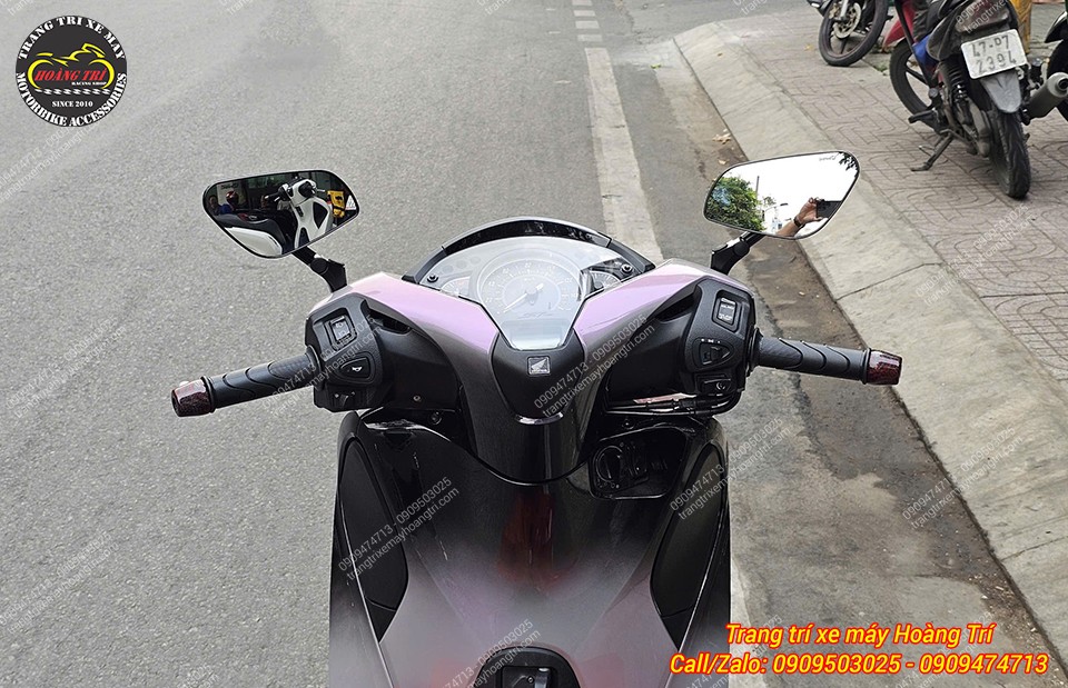 Góc trực diện sau tay lái SH 2017 sau khi nâng cấp kính hậu H2C E3 cân đối