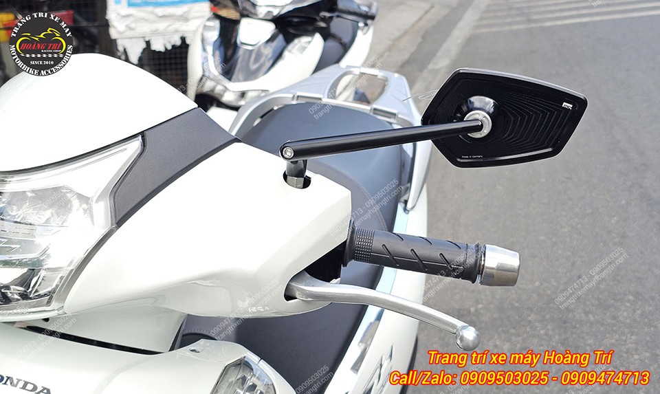 Thêm chiếc Sh màu trắng vừa nâng cấp kính hậu Motogadget chính hãng mẫu Race 2040