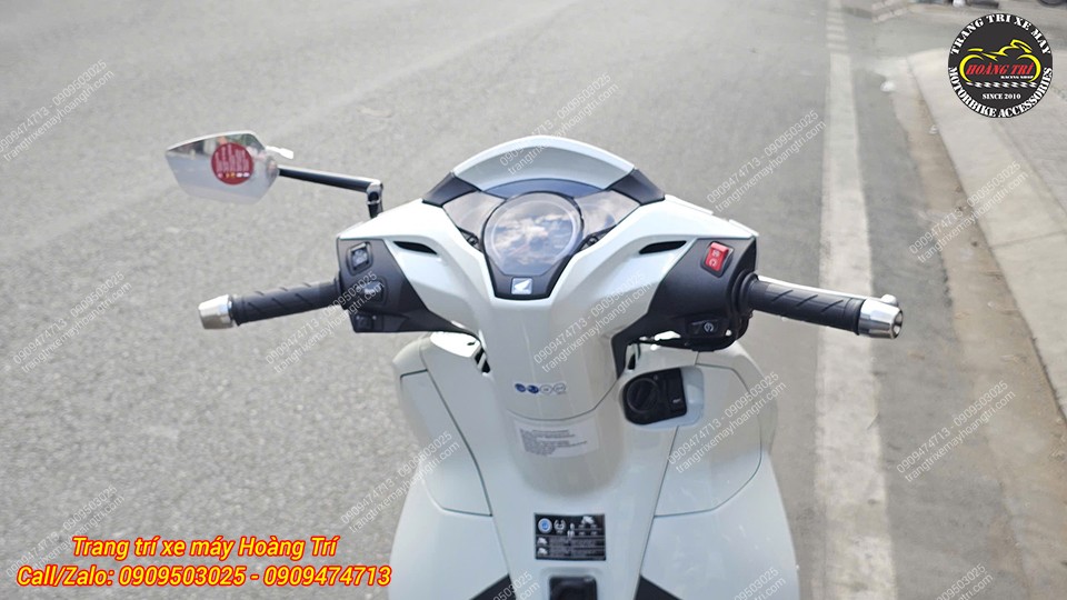 Đã thay thế kính zin mang đến vẻ ngoài đẳng cấp cho chiếc kính cao cấp Motogadget