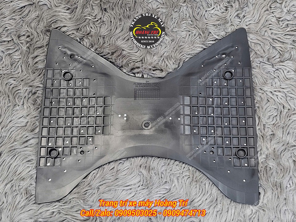 Mặt dưới thảm để chân Honda chính hãng, cấu trúc chống trượt giúp thảm cố định chắc chắn