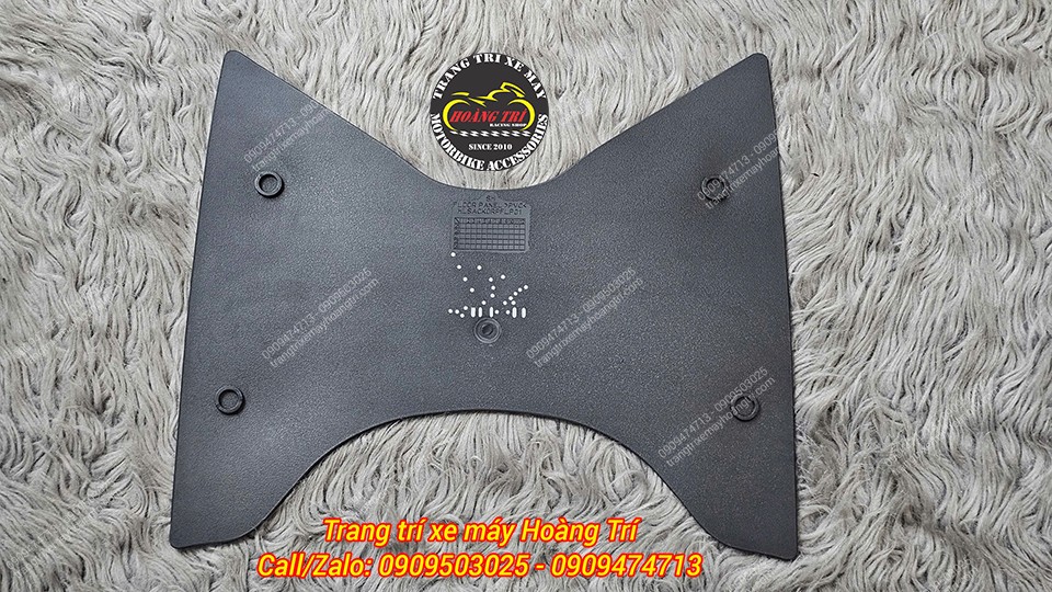 Mặt dưới thảm cao su bố trí điểm gài chính xác, lắp chắc chắn, hạn chế xê dịch