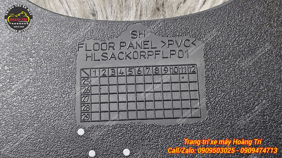 Cận cảnh ký hiệu tên sản phẩm và thông số thảm để chân cao su SH VN chính hãng Honda