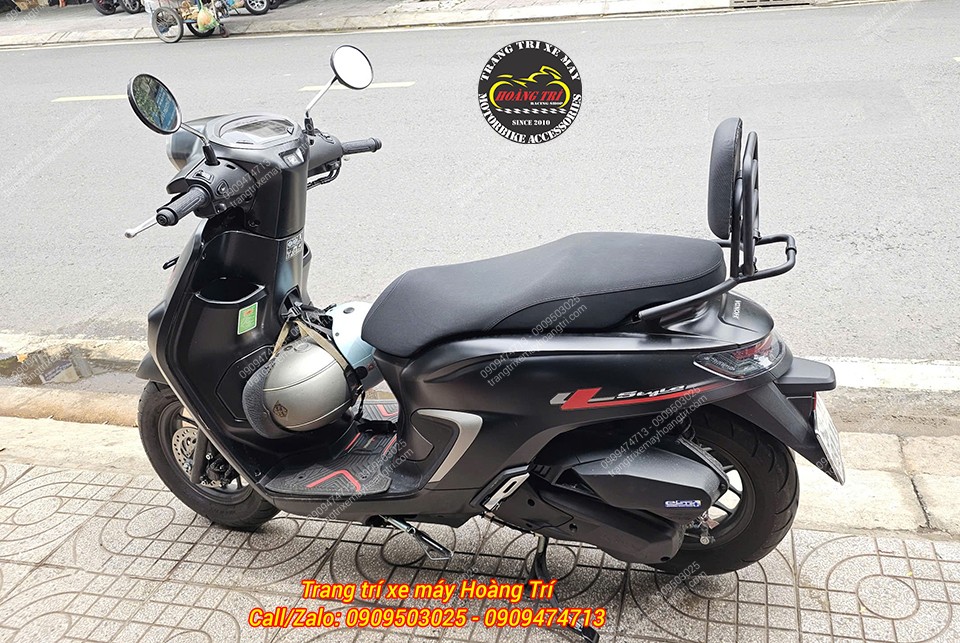 Không chỉ tiện ích mà chiếc Stylo 160 còn đẹp mắt hơn sau khi được trang bị baga sau kiểu Vespa