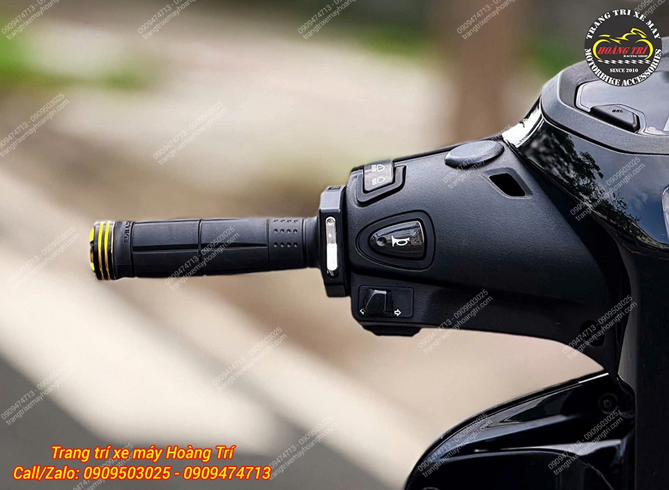 Giờ đây người dùng Stylo 160 có thể chủ động bật tắt đèn pha nhờ cùm công tắc Daytona