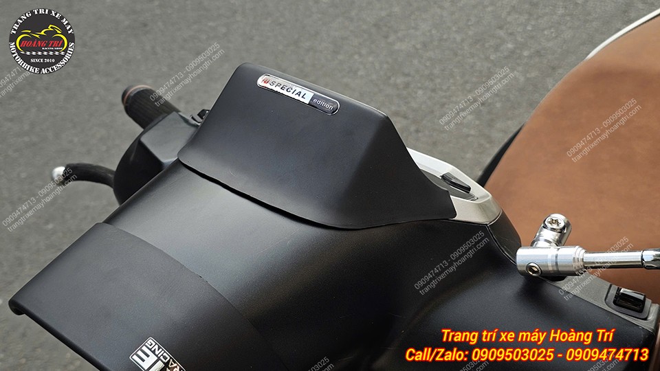 Cận cảnh mão màu đen mờ giúp đầu xe Stylo 160 thay đổi theo hơi hướng thể thao hơn