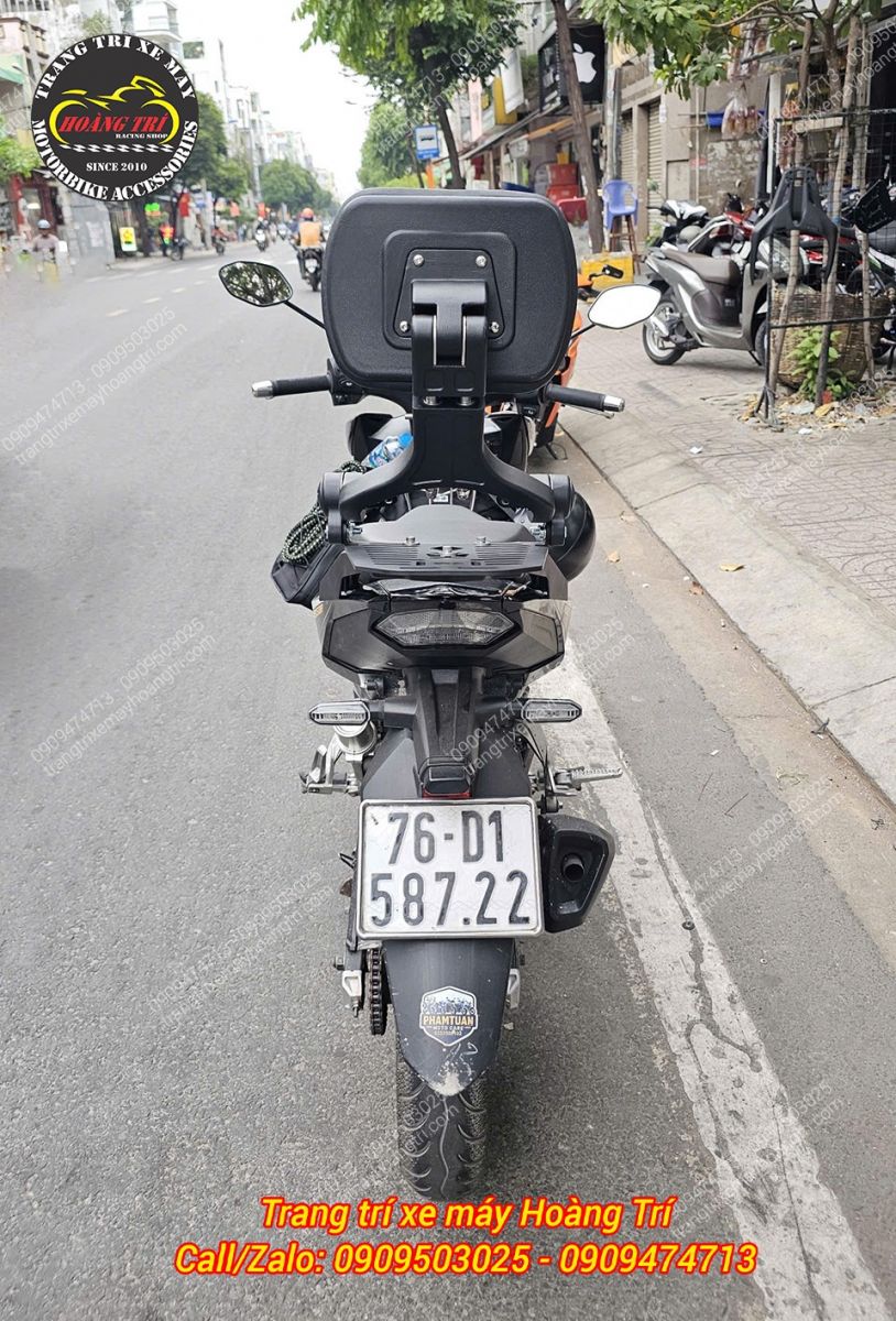 Góc nhìn từ phía sau Winner X V3, baga sau rộng rãi thuận tiện chở đồ hoặc gắn thùng