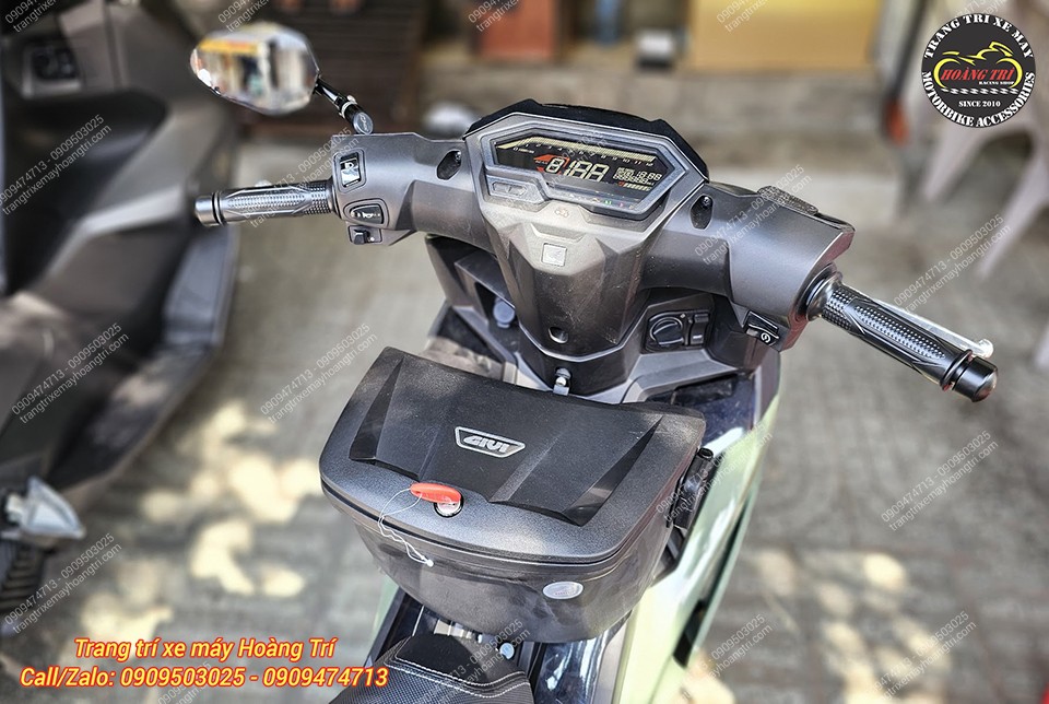Thùng Givi G12N trên Winner R - Được trang bị khóa chắc chắn và an toàn tối đa