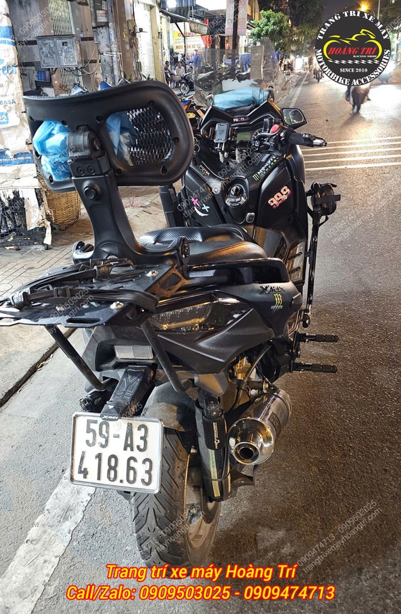 Nhìn từ phía sau, anh khách còn nâng cấp cùng tựa lưng sau giúp người ngồi sau an toàn hơn