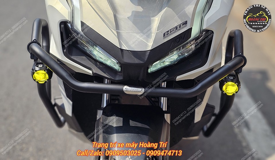 Ánh sáng vàng của đèn trợ sáng Kewig K10 giúp tăng tầm nhìn khi chạy tối hoặc sương mù