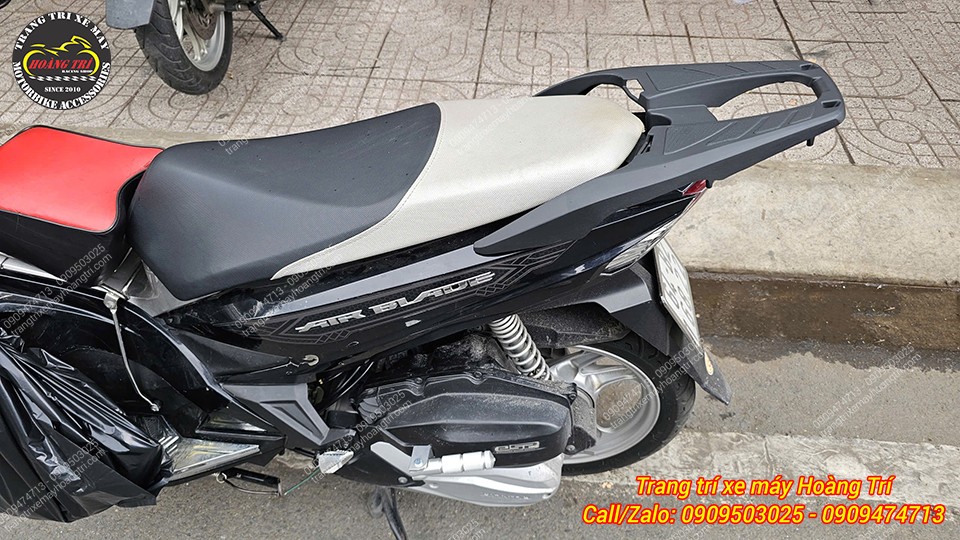 Sau khi trang bị baga nhôm đúc kiểu Sh 300i bạn có thể trang bị thùng sau dễ dàng