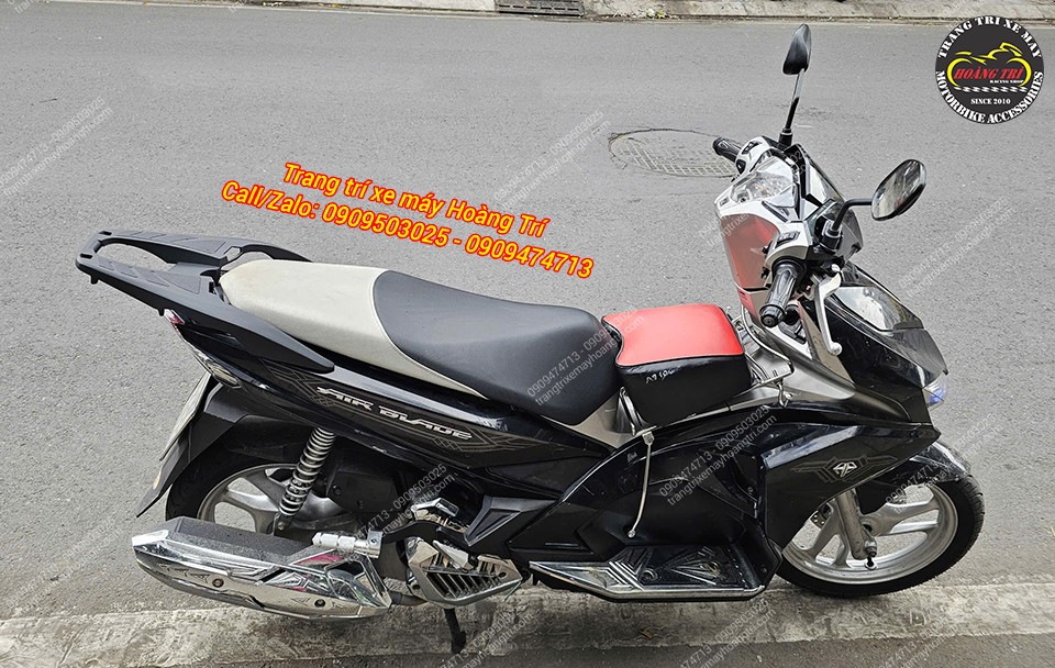 Tổng thể chiếc Airblade 2016 với baga nhôm đúc kiểu Sh 300i