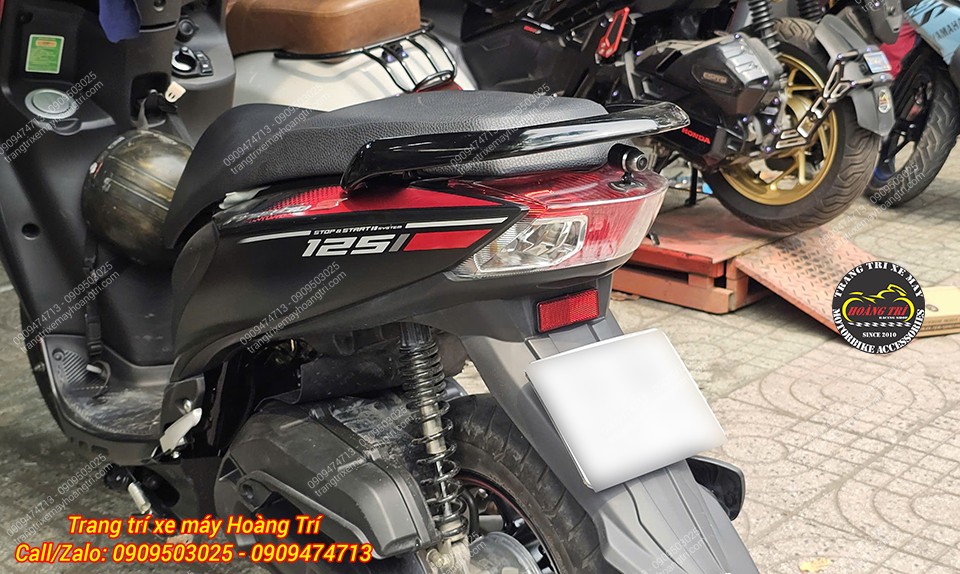 Cận cảnh đuôi xe Freego với camera sau, hỗ trợ quan sát phía sau rõ nét khi di chuyển